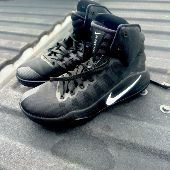 Nike HyperDunks 2016 - Picture 1 of 5